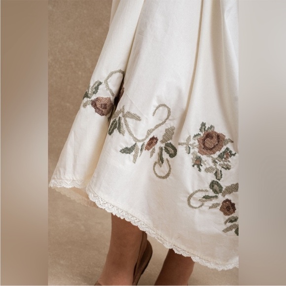 Neuflora Athens Skirt - Picture 2 of 3